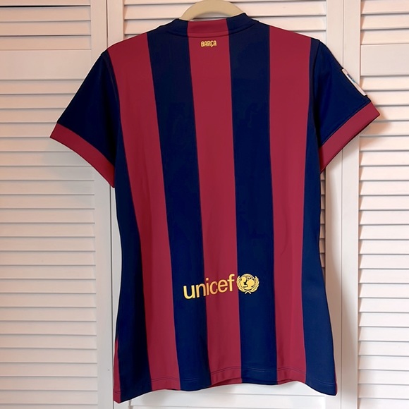 Nike women’s size L Dri-Fit FC Barcelona Futbol Jersey - Picture 3 of 4